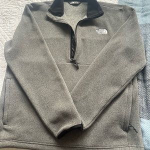 Men’s North face fleece pullover